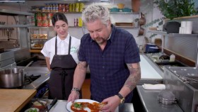 Diners Drive-Ins and Dives S32E10 Flavortown International 720p FOOD WEBRip AAC2 0 x264-BOOP EZTV