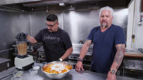 Diners Drive-Ins and Dives S46E06 XviD-AFG EZTV