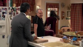 George Lopez S06E01 iNTERNAL 720p HDTV x264-REGRET EZTV