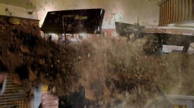 Gold Rush-The Dirt S05E02 Clash in the Klondike WEBRip x264-KOMPOST EZTV