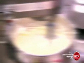 Holiday Baking Championship S07E05 Its Whats on the Inside That Counts 480p x264-mSD EZTV