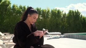 Keeping Up with the Kardashians S16E12 Aftershock 720p AMZN WEB-DL DDP5 1 H 264-NTb EZTV
