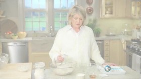 Martha Bakes S08E07 Yeasted Breakfast Favorites 720p HDTV x264-W4F EZTV