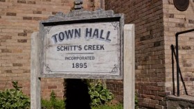 Schitts Creek S06E09 WEBRip x264-TBS EZTV