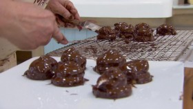 The Great Canadian Baking Show S03E02 720p WEBRip x264-CookieMonster EZTV