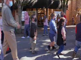 7 Little Johnstons S08E05 Chasing Waterfalls 480p x264-mSD EZTV