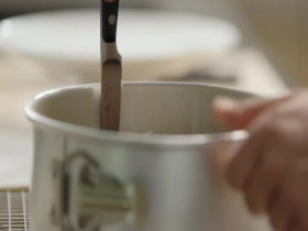 Barefoot Contessa S29E06 Modern Comfort Food Bake It Delicious 480p x264-mSD EZTV