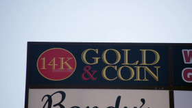 Bargain Block S04E01 1080p WEB h264-EDITH EZTV