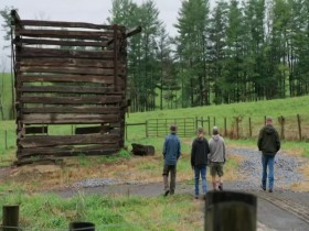 Barnwood Builders S11E07 Out of This World 480p x264-mSD EZTV