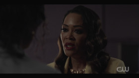 Batwoman 2019 S03E11 1080p WEB H264-CAKES EZTV