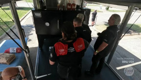 BBQ USA S01E06 Going Whole Hog 720p HDTV x264-CRiMSON EZTV