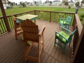 Beachfront Bargain Hunt S25E12 A New Way to Vacation in Galveston 480p x264-mSD EZTV