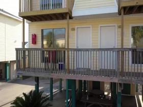 Beachfront Bargain Hunt S30E09 Cruising for a Gulf Shores Getaway 480p x264-mSD EZTV