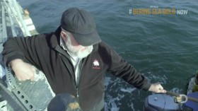 Bering Sea Gold S06E06 Breaking Point HDTV x264-W4F EZTV