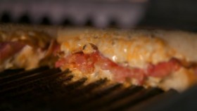 Bizarre Foods Delicious Destinations S10E15 Charlotte 720p HEVC x265-MeGusta EZTV