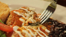 Bizarre Foods Delicious Destinations S11E08 Santa Fe 720p WEB h264-KOMPOST EZTV