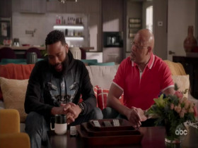 Blackish S07E19 Urban Legend 480p x264-mSD EZTV