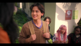 Boo Bitch S01 720p NF WEBRip DDP5 1 Atmos x264-SMURF EZTV