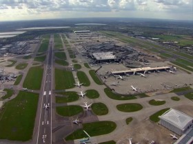 Britains Busiest Airport Heathrow S05E06 480p x264-mSD EZTV