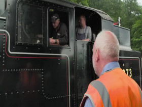 Britains Scenic Railways S01E01 480p x264-mSD EZTV