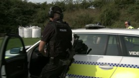 Britains Toughest Cops S01E01 720p HEVC x265-MeGusta EZTV