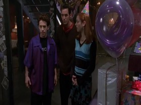 Buffy the Vampire Slayer S02E13 480p x264-mSD EZTV