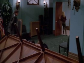 Buffy the Vampire Slayer S03E19 480p x264-mSD EZTV