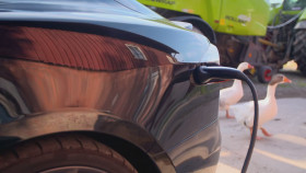 Building Cars Secrets of the Assembly Line S01E02 1080p HEVC x265-MeGusta EZTV