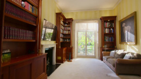 Buying London S01E05 1080p WEB h264-EDITH EZTV