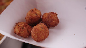 Carnival Eats S12E03 1080p HEVC x265-MeGusta EZTV