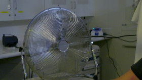 Casualty 24 7 Every Second Counts S09E05 1080p HDTV H264-DARKFLiX EZTV