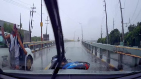 Caught On Dashcam S05E10 XviD-AFG EZTV