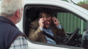 Celebrity Yorkshire Auction House S04E03 1080p WEB H264-CBFM EZTV