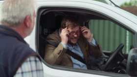 Celebrity Yorkshire Auction House S04E03 Lisa Maxwell and Dennis Taylor 720p AMZN WEB-DL DDP2 0 H 264-RAWR EZTV