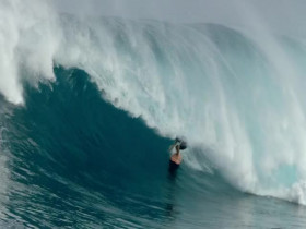 Chasing Monsters El Nino Big Wave Surfing S01E01 480p x264-mSD EZTV