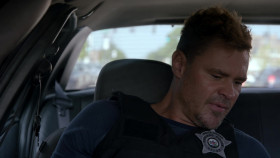 Chicago P D S12E02 Blood Bleeds Blue 1080p AMZN WEB-DL DDP5 1 H 264-FLUX EZTV