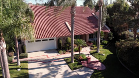 Christina on the Coast S06E01 1080p HEVC x265-MeGusta EZTV