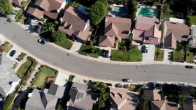 Christina on the Coast S06E01 XviD-AFG EZTV