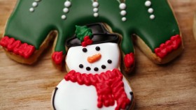 Christmas Cookie Challenge S04E01 Can You Crack This One 1080p HEVC x265-MeGusta EZTV