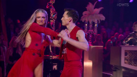 Dancing with the Stars S33E02 Oscars Night 720p HULU WEB-DL DDP5 1 H264-WhiteHat EZTV