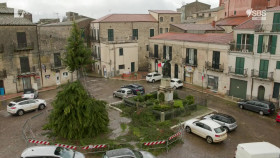 Dateline AU 2022 04 19 Italys 1 Euro Homes 1080p HDTV H264-CBFM EZTV