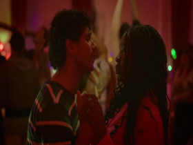 Dead Hot S01E03 480p x264-mSD EZTV