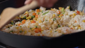 Delicious Miss Brown S10E13 720p HEVC x265-MeGusta EZTV