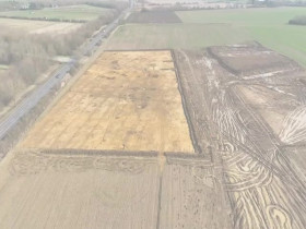 Digging For Britain S12E02 Dinosaur Highway And Roman Sauna 480p x264-mSD EZTV