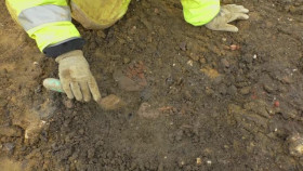Digging For Britain S12E02 Dinosaur Highway And Roman Sauna XviD-AFG EZTV