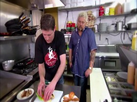 Diners Drive-Ins And Dives S19E08 Cross Country Comfort Food 480p x264-mSD EZTV