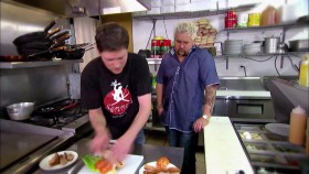 Diners Drive-Ins And Dives S19E08 Cross Country Comfort Food 720p WEB H264-EQUATION [eztv]