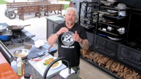 Diners Drive-Ins and Dives S32E04 Takeout Tastier at Home 720p FOOD WEBRip AAC2 0 x264-BOOP EZTV