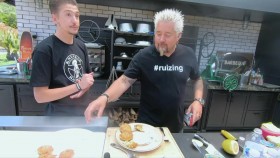 Diners Drive-Ins and Dives S32E08 Takeout Bold Bites Brought Home 720p FOOD WEBRip AAC2 0 x264-BOOP EZTV