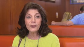 Diners Drive-Ins and Dives S37E06 Diners Drive-Ins and Delis 720p HEVC x265-MeGusta EZTV